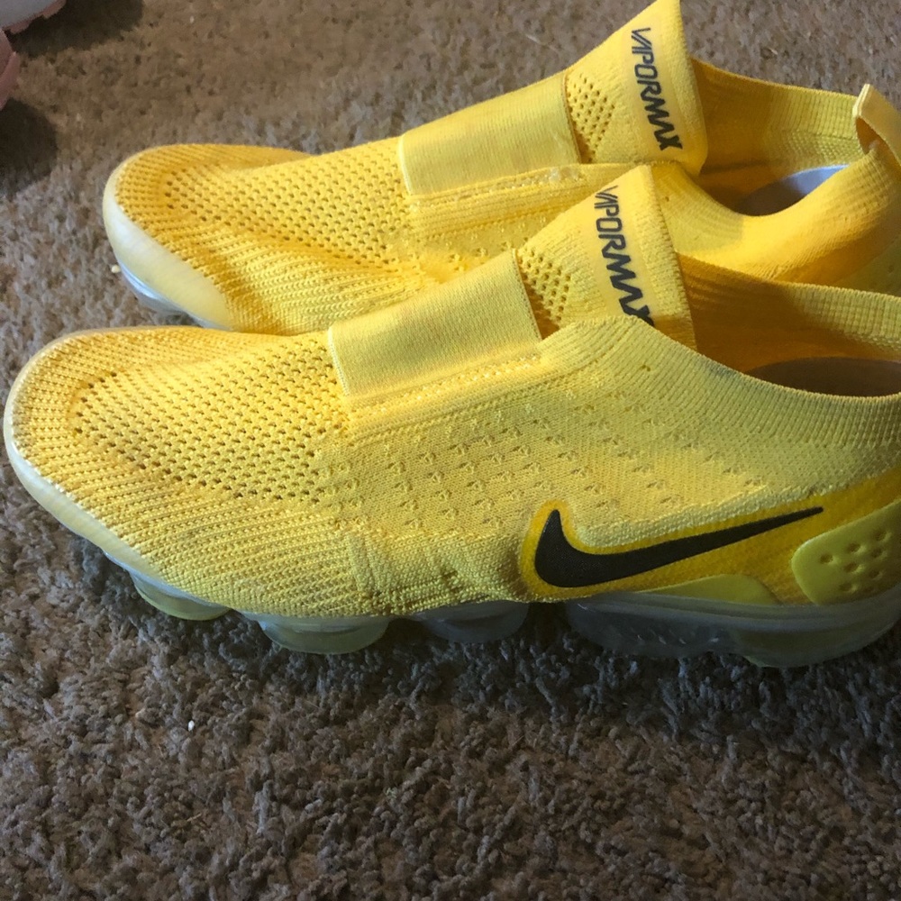Yellow/gold Nike vapormax